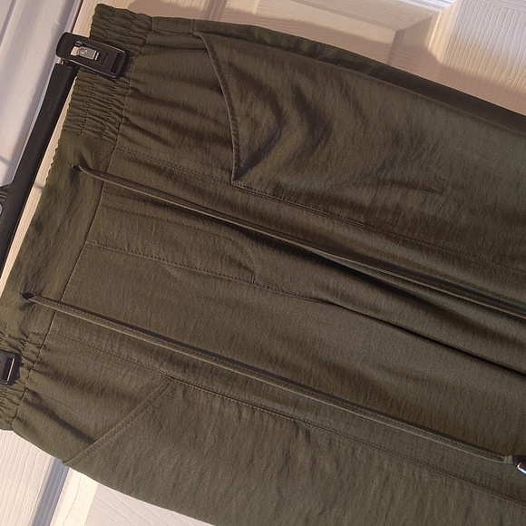 Zara Green Trouser Pants.  SZ M - Picture 4 of 6